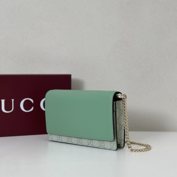 GG EMBLEM WALLET ON CHAIN