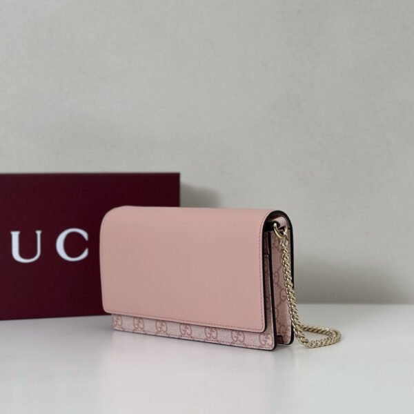 GG EMBLEM WALLET ON CHAIN