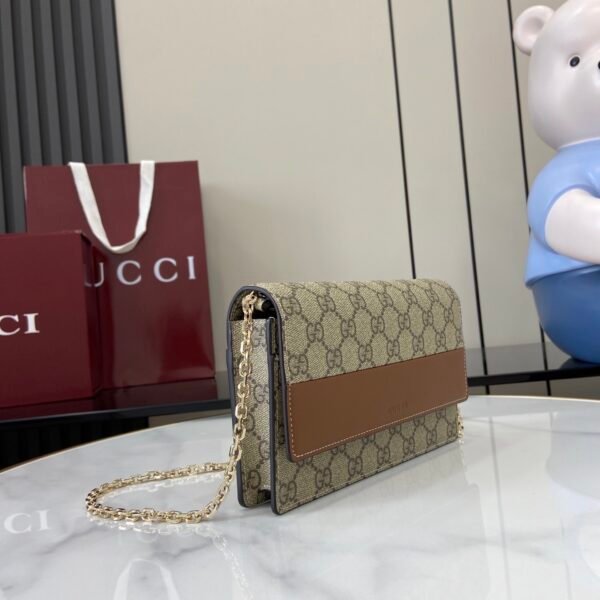 GG EMBLEM WALLET ON CHAIN