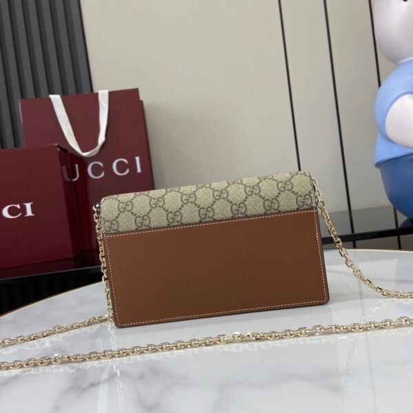 GG EMBLEM WALLET ON CHAIN