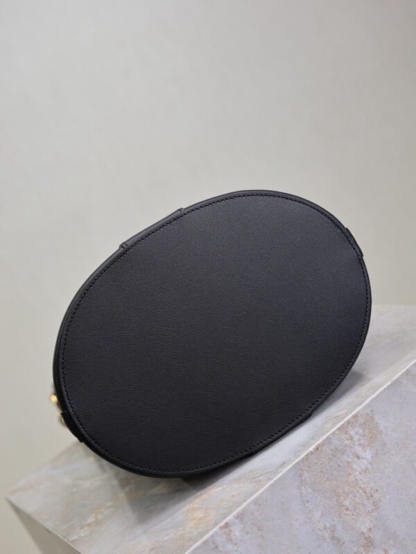 Y TOP-HANDLE BUCKET IN LEATHER