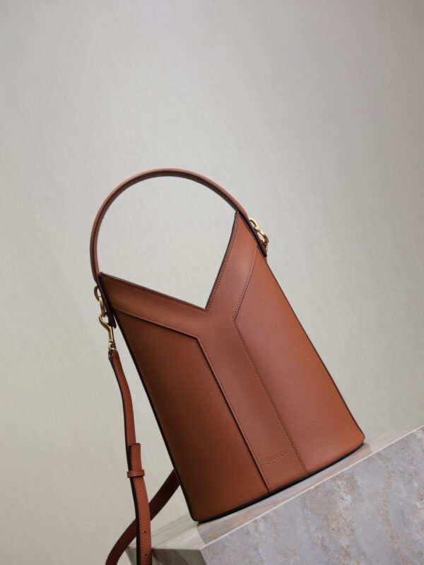 Y TOP-HANDLE BUCKET IN LEATHER