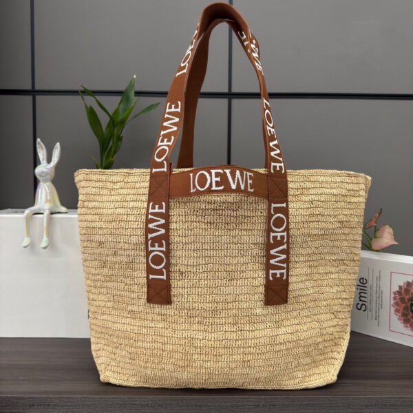 Fold Shopper in raffia