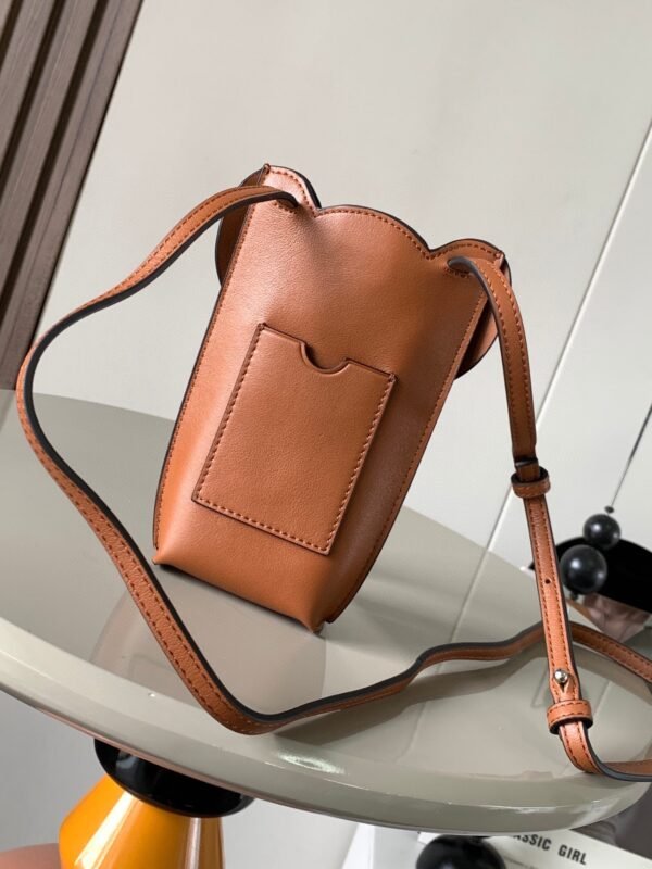 Elephant pocket in classic calfskin