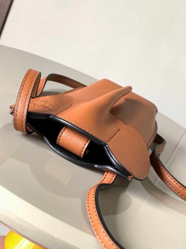 Elephant pocket in classic calfskin