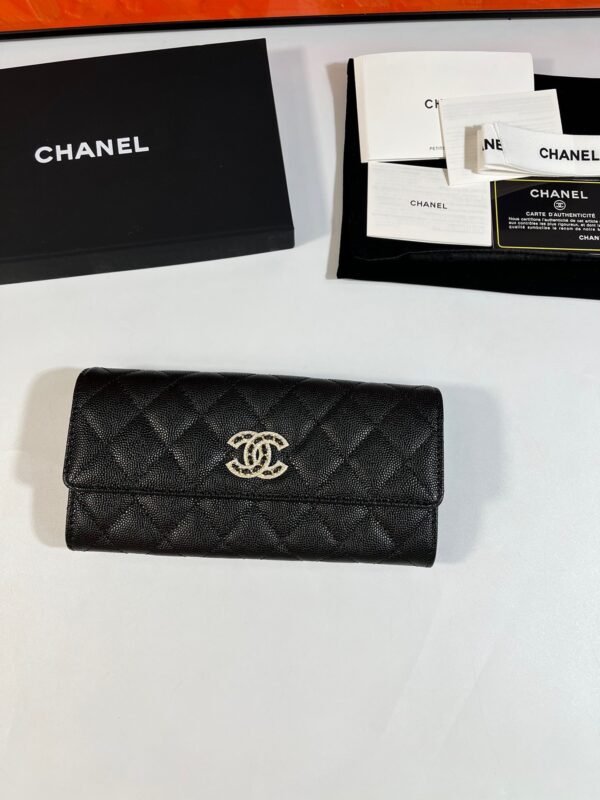 Caviar Quilted Crystal CC Large Gusset Flap Wallet