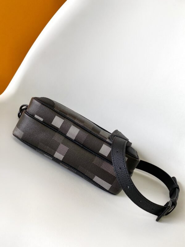LOUIS VUITTON Nil Messenger M14988