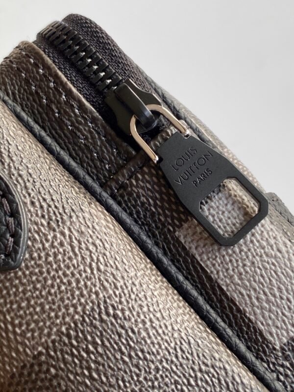 LOUIS VUITTON Nil Messenger M14988