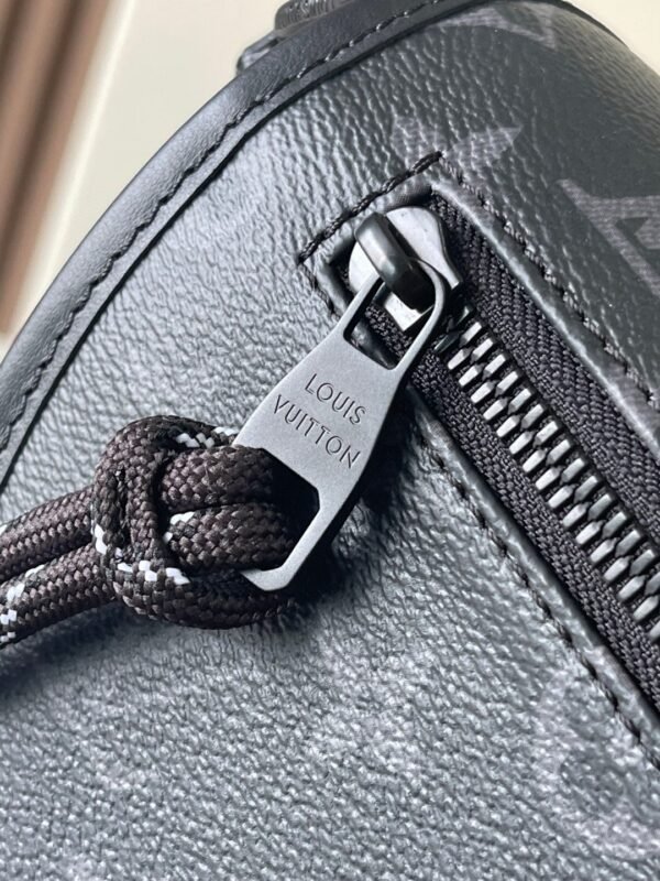 LOUIS VUITTON Pulse Messenger M12681