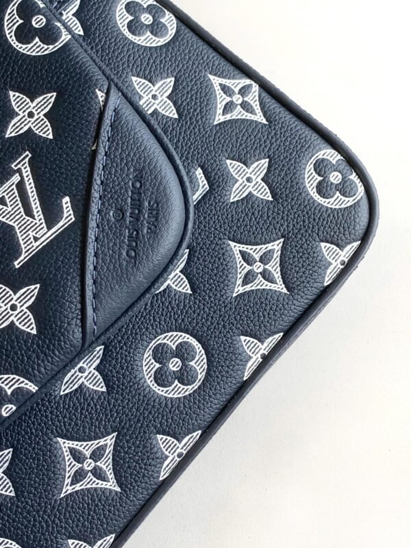 LOUIS VUITTON Trio Messenger M24753