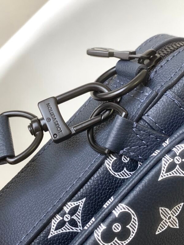 LOUIS VUITTON Trio Messenger M24753