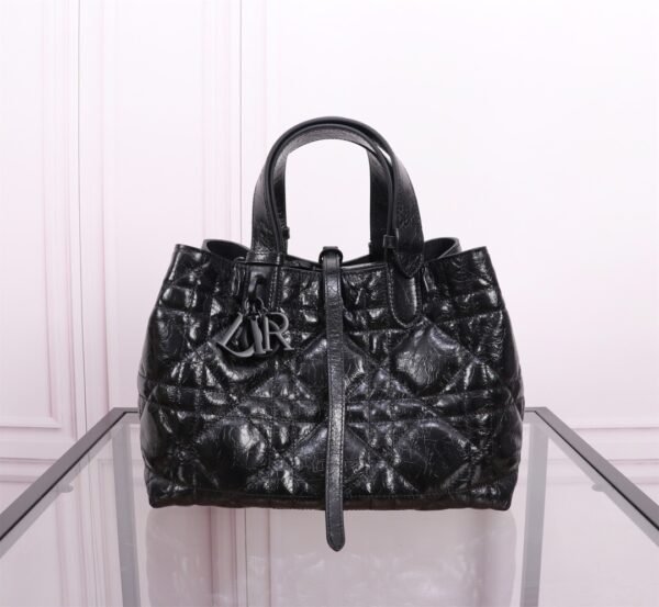 Medium Dior Toujours Bag Macrocannage Crinkled Calfskin
