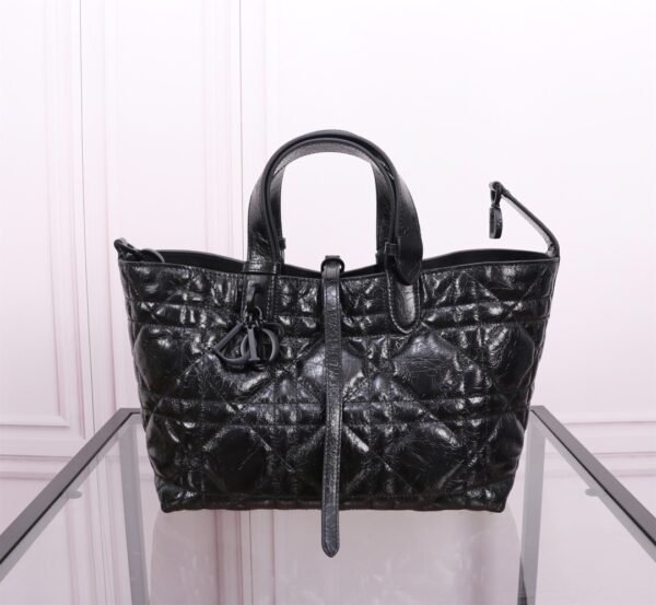 Medium Dior Toujours Bag Macrocannage Crinkled Calfskin