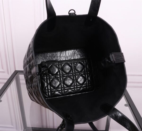 Medium Dior Toujours Bag Macrocannage Crinkled Calfskin