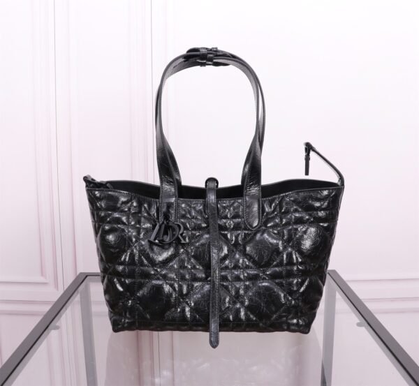 Medium Dior Toujours Bag Macrocannage Crinkled Calfskin