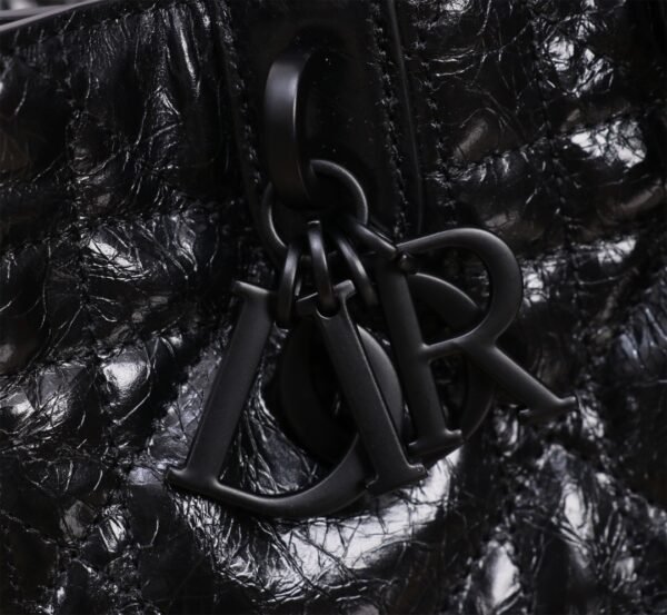 Medium Dior Toujours Bag Macrocannage Crinkled Calfskin