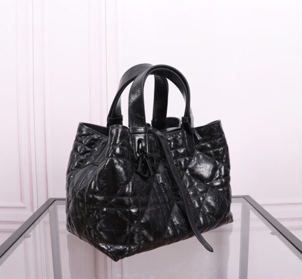 Medium Dior Toujours Bag Macrocannage Crinkled Calfskin