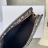30 Montaigne Dea Clutch
