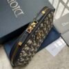 30 Montaigne Aphrodite Clutch