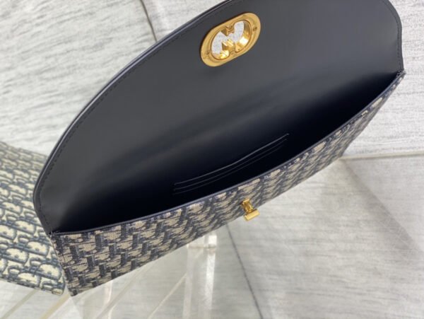 30 Montaigne Avenue Flap Clutch