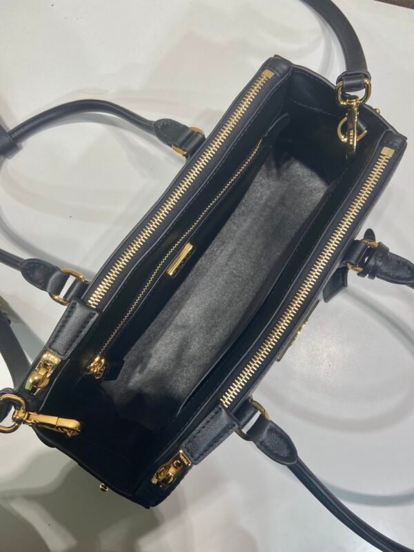 Medium Prada Galleria leather bag