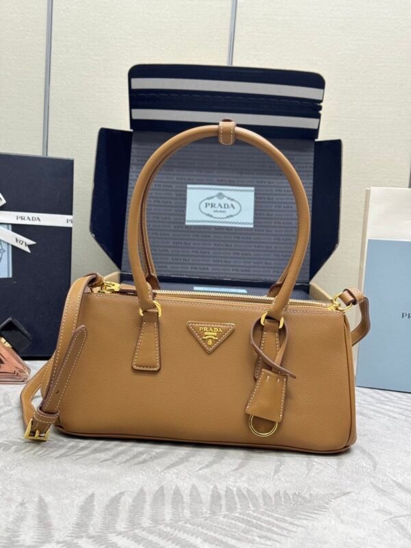 Medium Prada Galleria leather bag