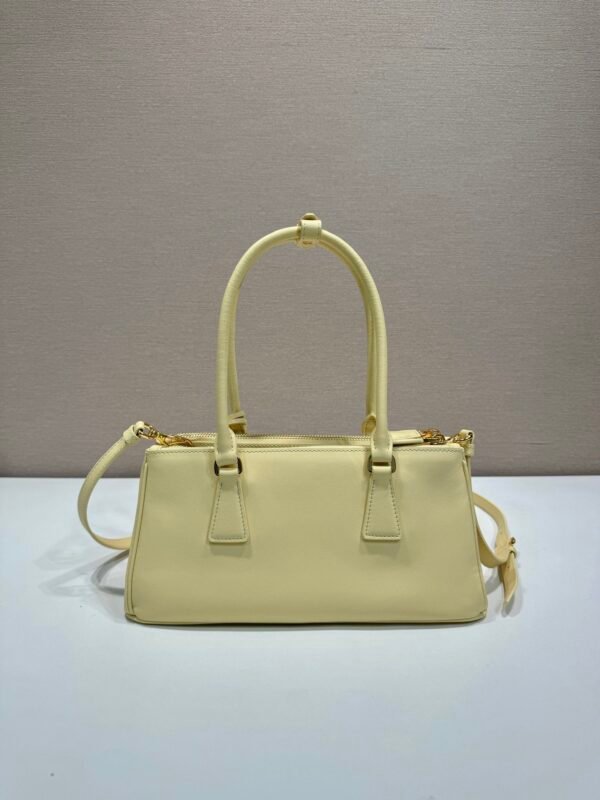 Medium Prada Galleria leather bag