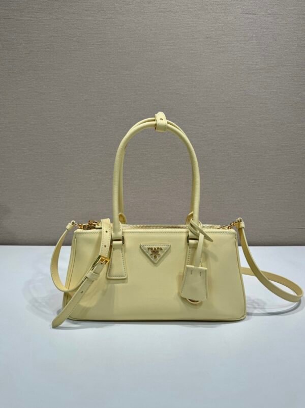 Medium Prada Galleria leather bag