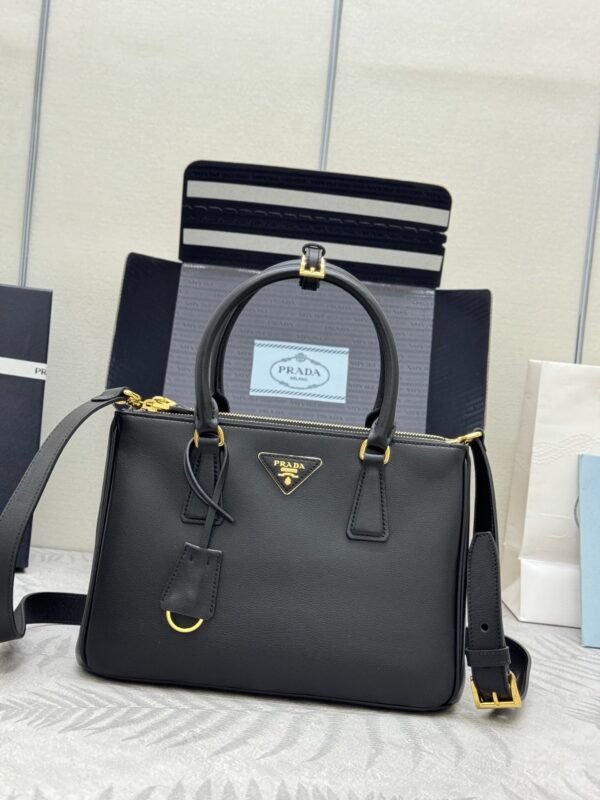 Medium Prada Galleria Saffiano leather bag