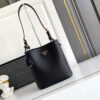 Medium leather bag