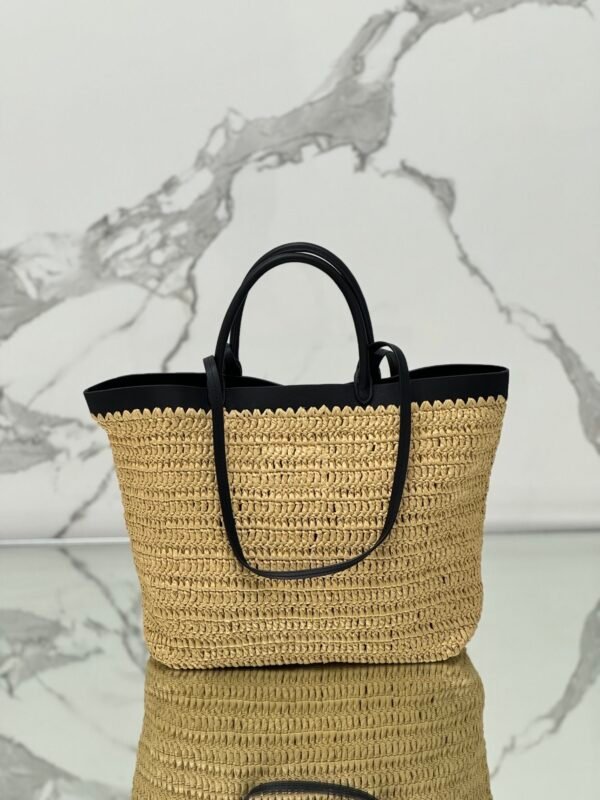 Medium crochet and leather tote bag