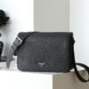 Leather shoulder bag