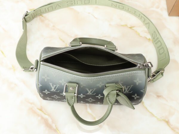 LOUIS VUITTON Keepall Bandoulière 25 M11591