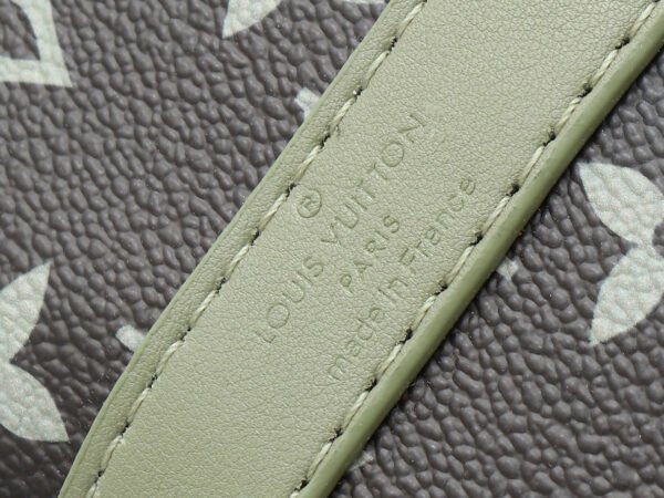 LOUIS VUITTON Keepall Bandoulière 25 M11591