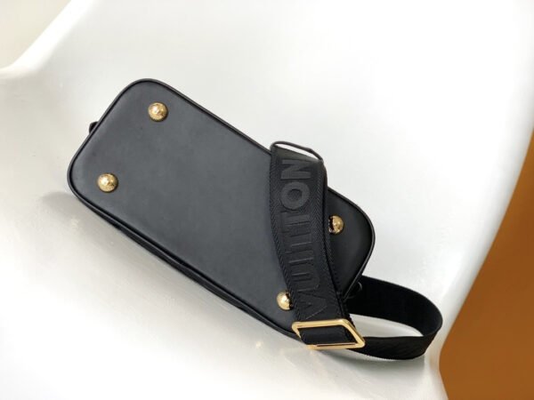 LOUIS VUITTON Alma BB