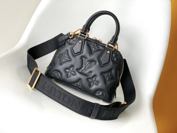 LOUIS VUITTON Alma BB