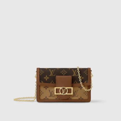 M68746 Dauphine Chain Wallet M68746