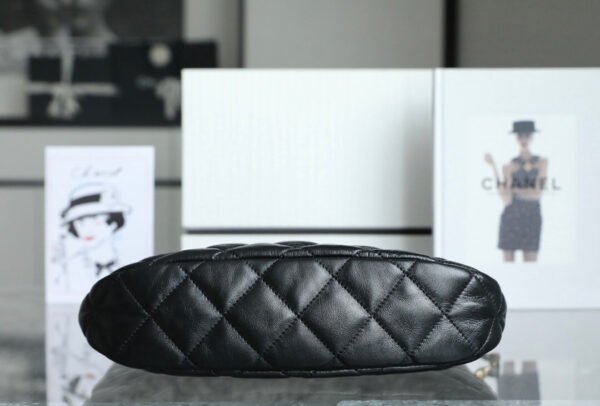 Chanel 22K HOBO Underarm Bag Black Lambskin Large